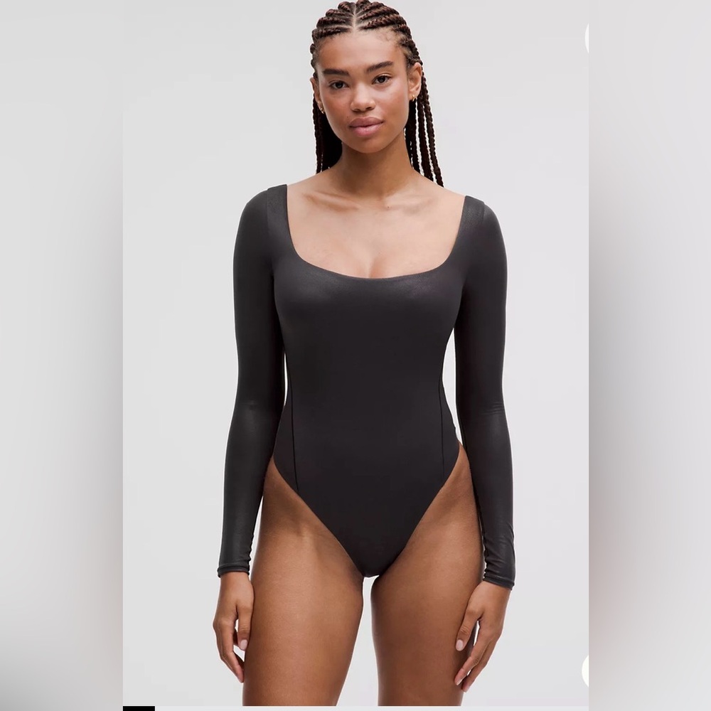 Wundermost Ultra-Soft Nulu Square-Neck Long-Sleeve Bodysuit
Shine Size S